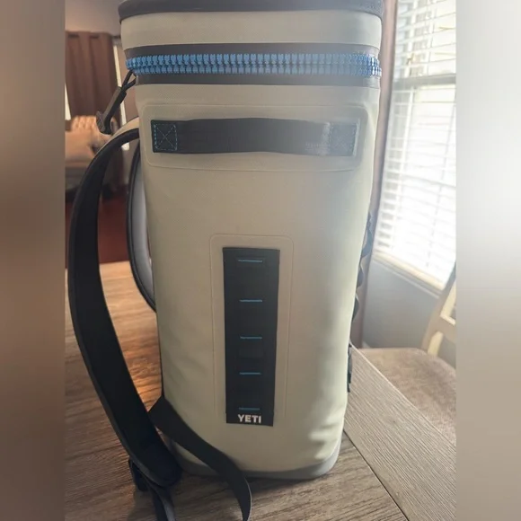 Yeti Hopper Backflip Cooler + Yeti Sidekick Dry - Picture 4 of 9